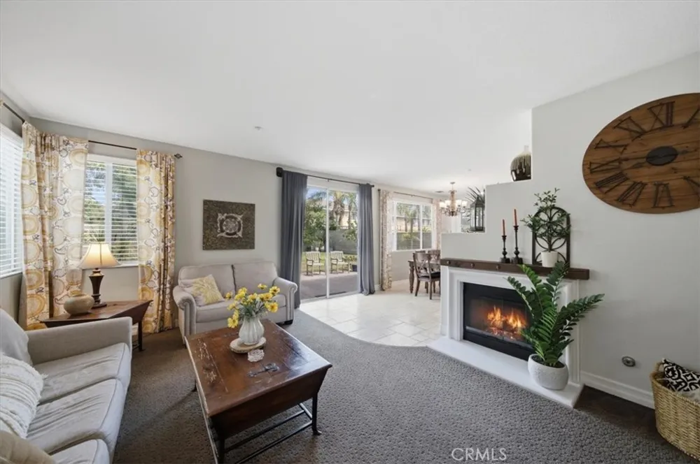 7245 Andrea Fontana, CA 92336