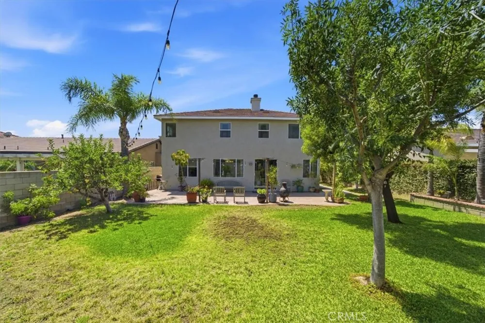 7245 Andrea Fontana, CA 92336