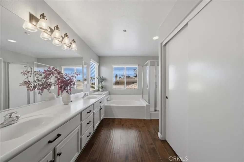 7245 Andrea Fontana, CA 92336