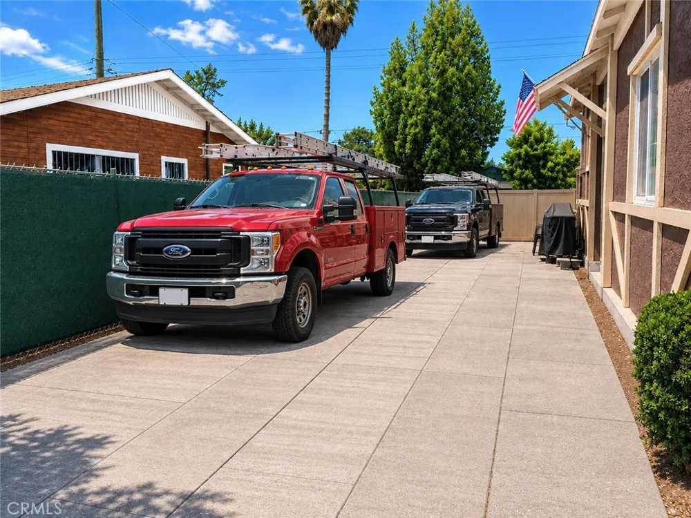 210 E 9th San Bernardino, CA 92410