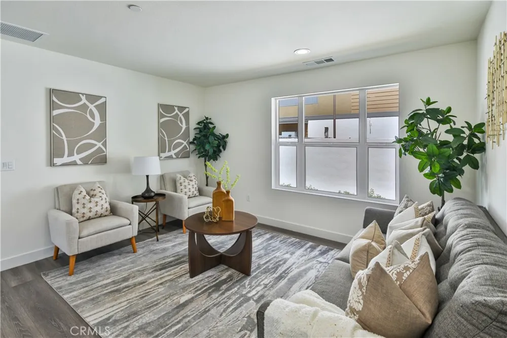 6826 Whitman Avenue Van Nuys, CA 91406