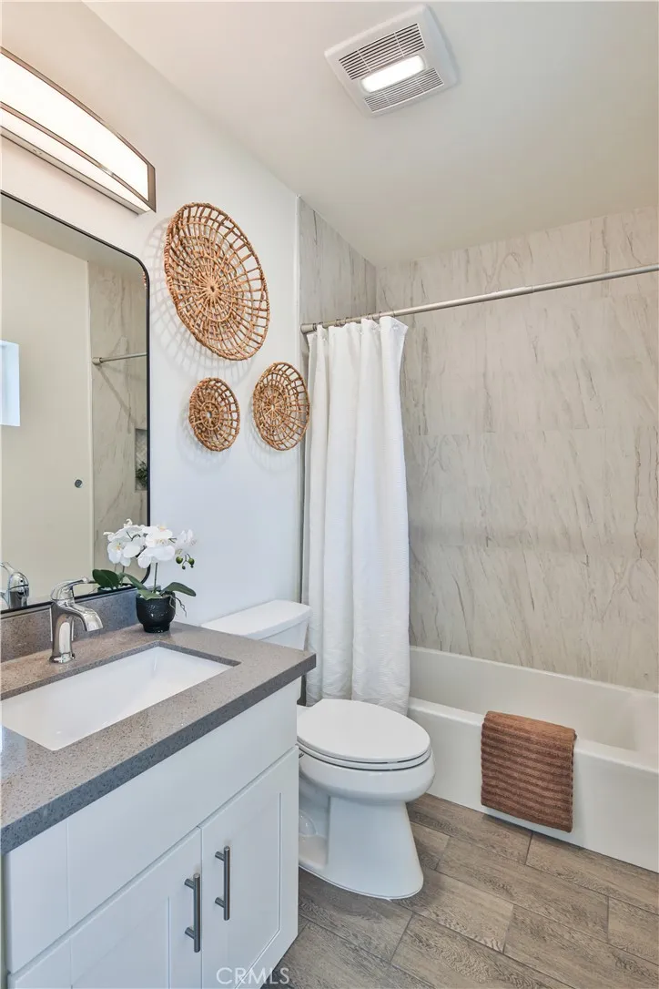 6826 Whitman Avenue Van Nuys, CA 91406