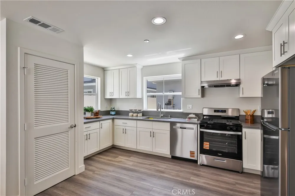 6826 Whitman Avenue Van Nuys, CA 91406