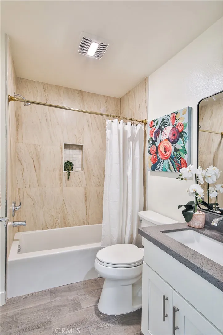 6826 Whitman Avenue Van Nuys, CA 91406