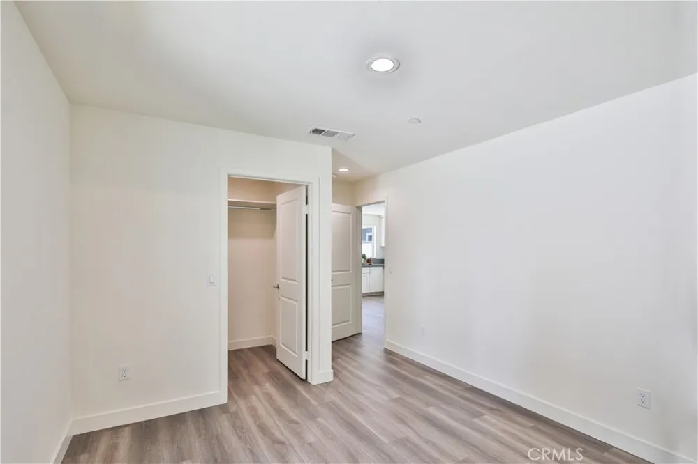 6826 Whitman Avenue Van Nuys, CA 91406