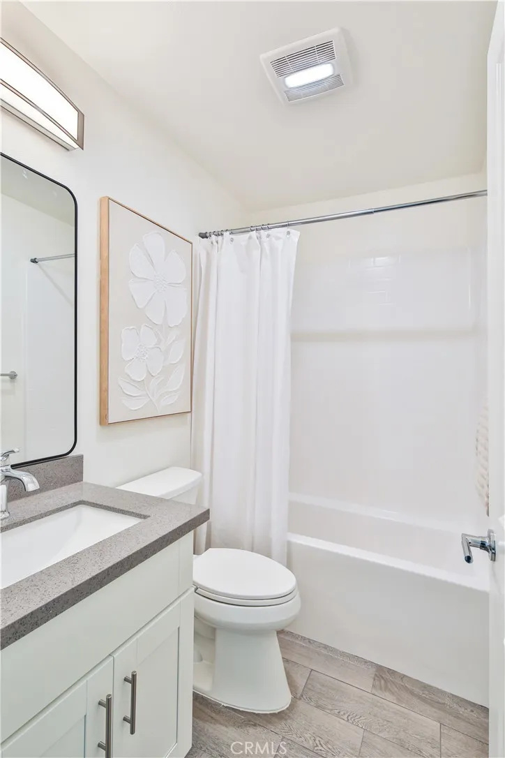 6826 Whitman Avenue Van Nuys, CA 91406