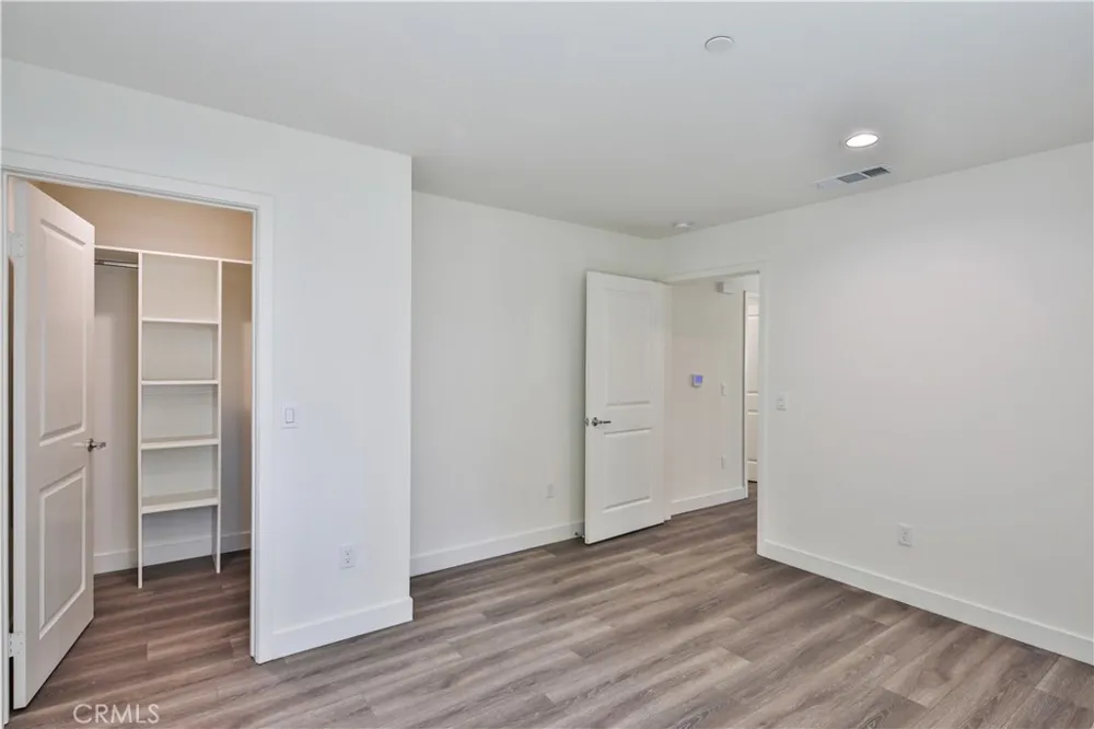 6826 Whitman Avenue Van Nuys, CA 91406