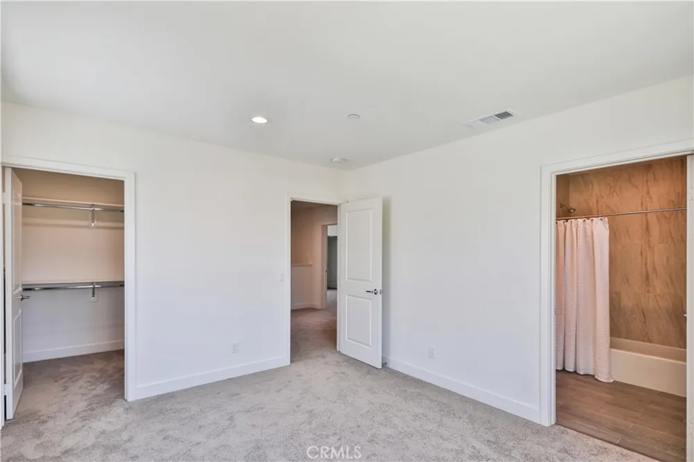 6826 Whitman Avenue Van Nuys, CA 91406