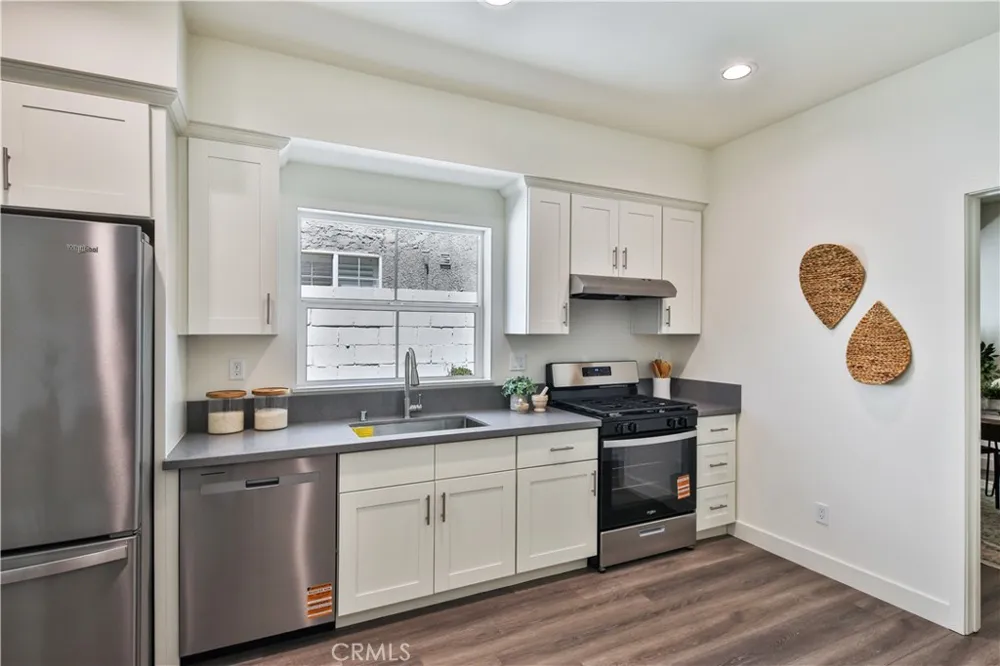 6826 Whitman Avenue Van Nuys, CA 91406