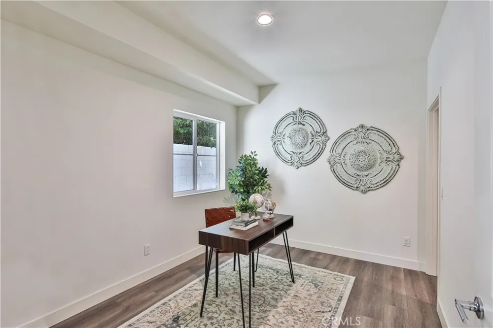 6826 Whitman Avenue Van Nuys, CA 91406