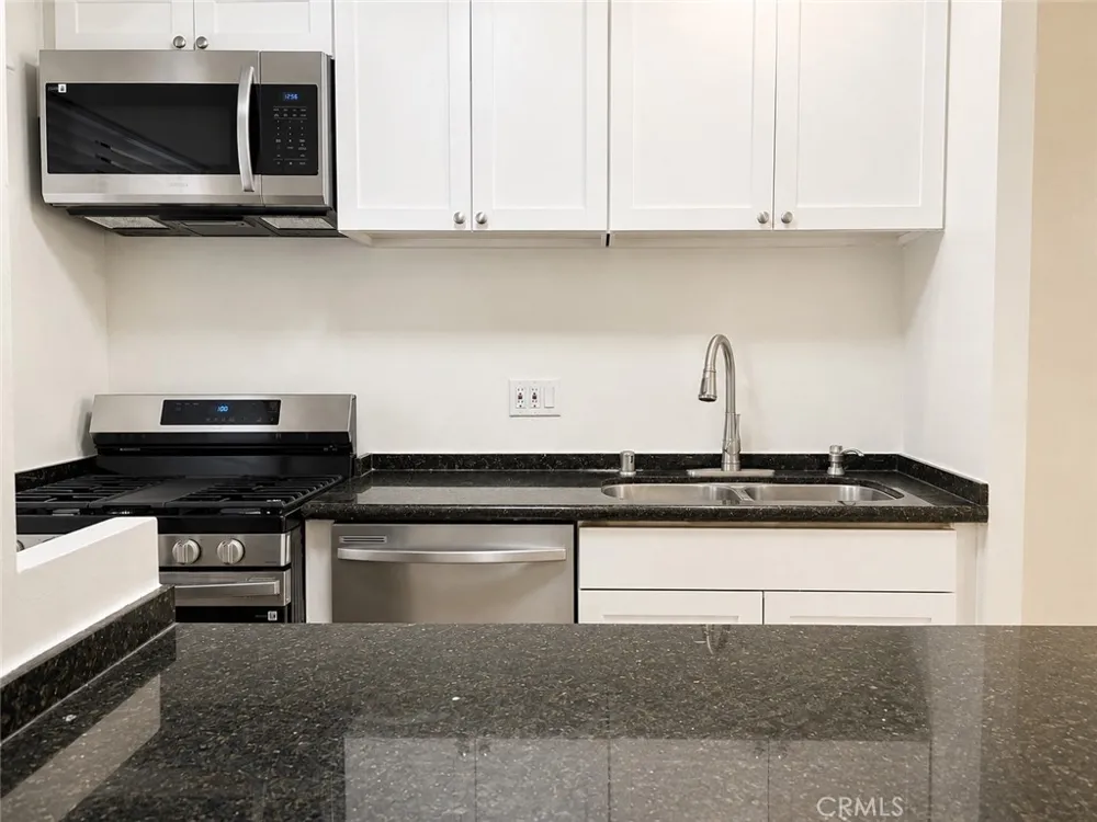 15051 Chatsworth St San Fernando, CA 91345