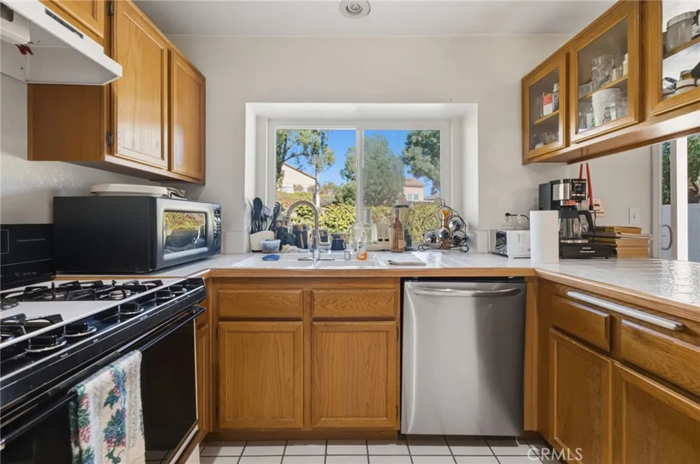7211 Sunrise Court Highland, CA 92346