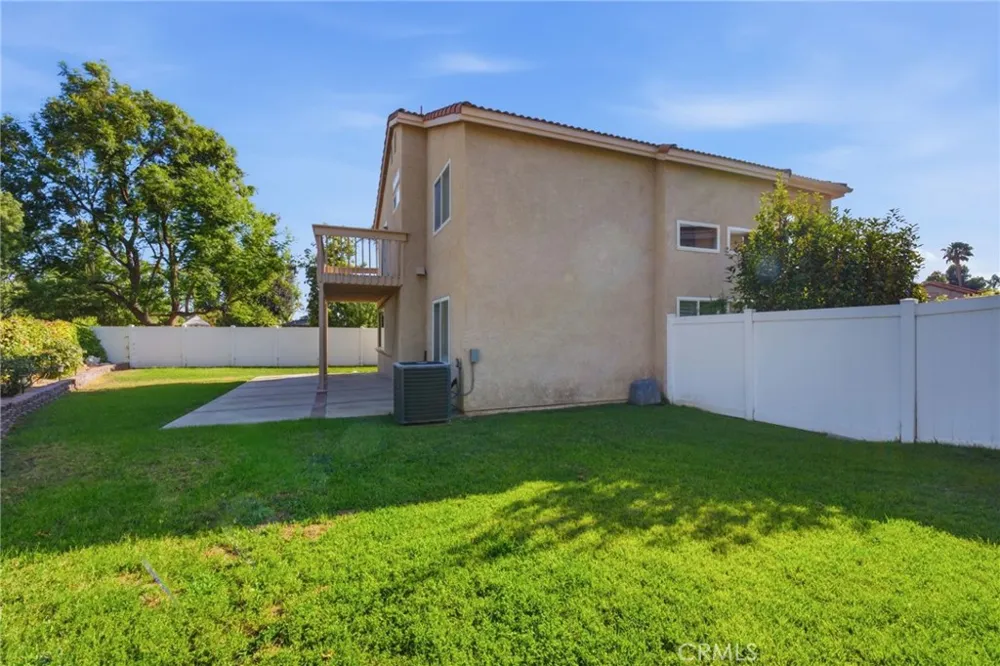 7211 Sunrise Court Highland, CA 92346