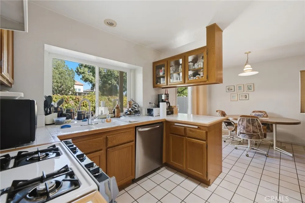 7211 Sunrise Court Highland, CA 92346