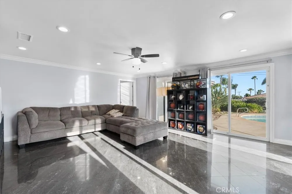 878 W Buffington Street Upland, CA 91784