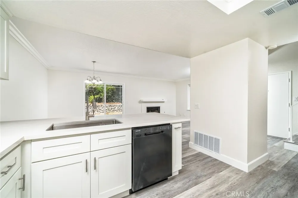 6864 Woodcrest Rancho Cucamonga, CA 91701
