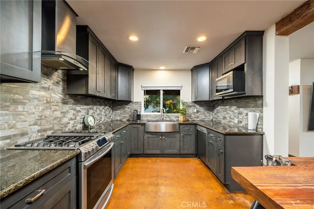 102 S Burnaby Drive Glendora, CA 91741