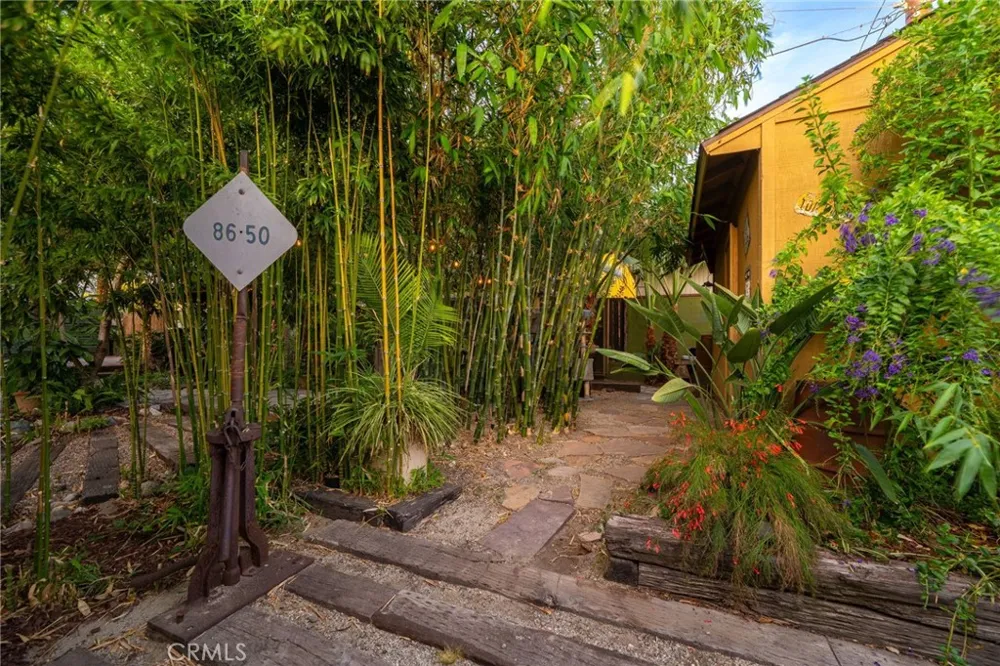 102 S Burnaby Drive Glendora, CA 91741