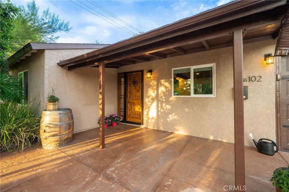 102 S Burnaby Drive Glendora, CA 91741