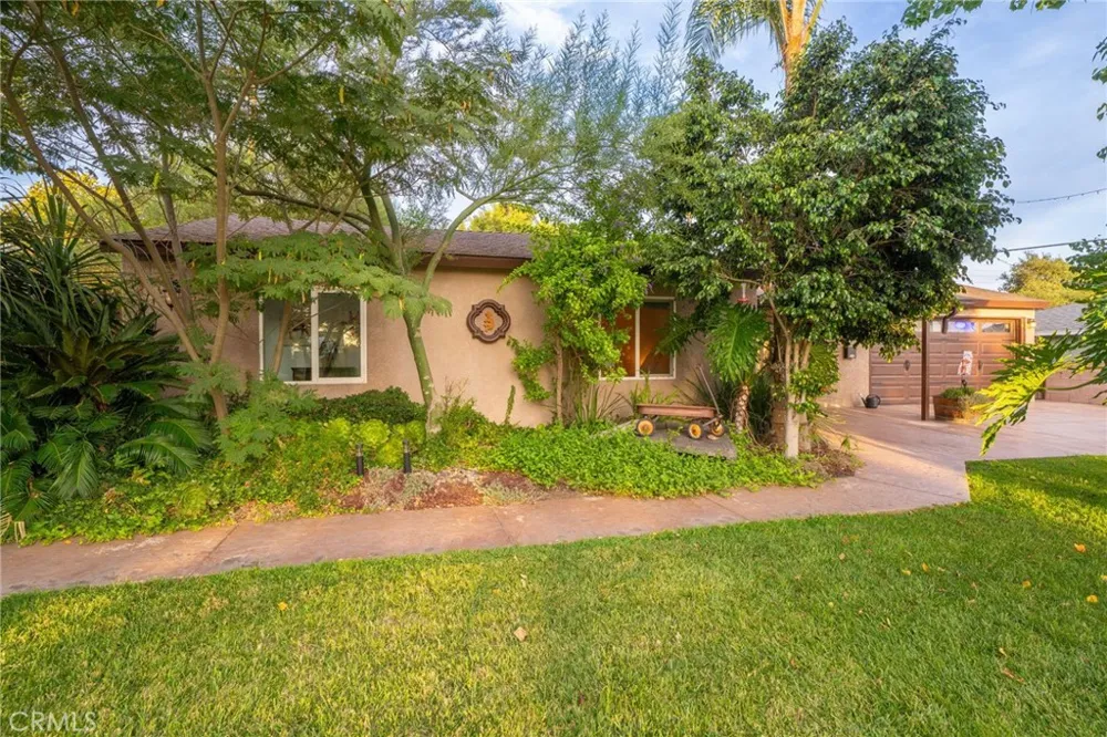 102 S Burnaby Drive Glendora, CA 91741