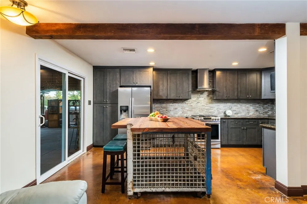 102 S Burnaby Drive Glendora, CA 91741