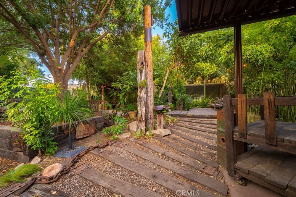102 S Burnaby Drive Glendora, CA 91741