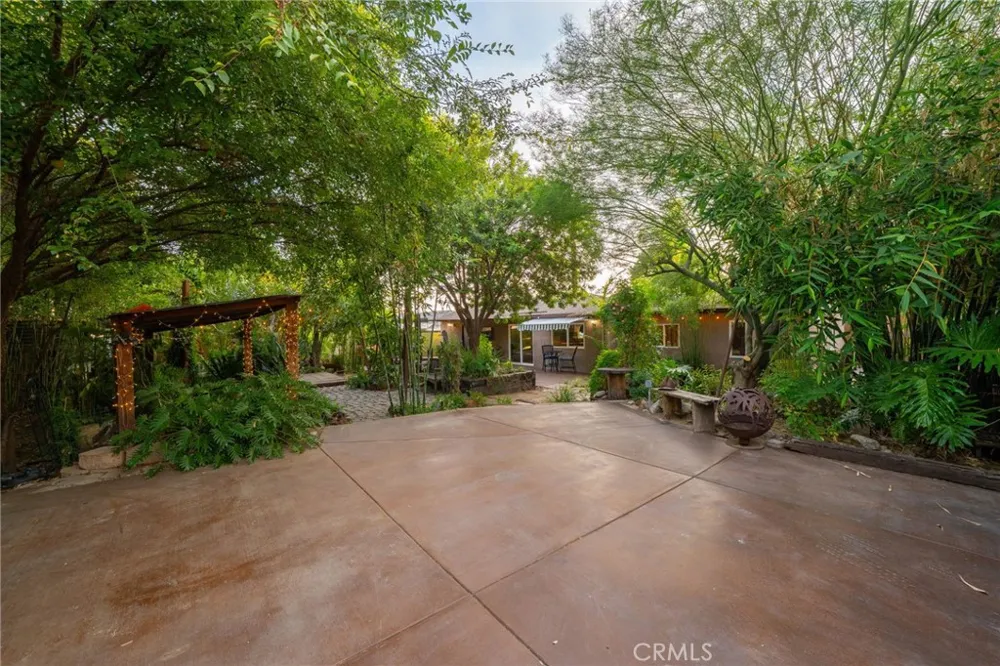 102 S Burnaby Drive Glendora, CA 91741