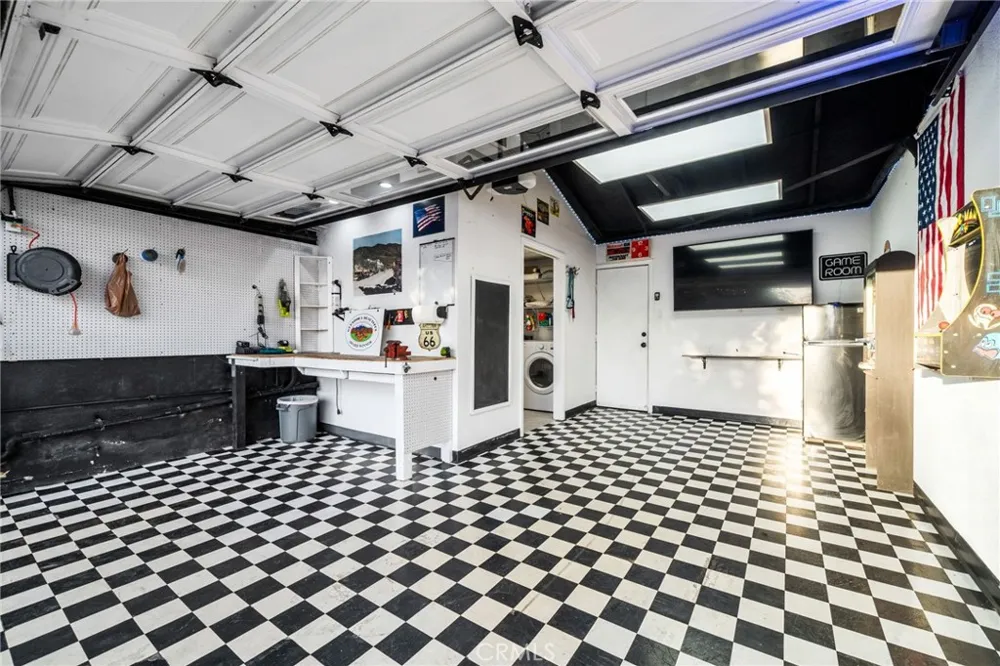 102 S Burnaby Drive Glendora, CA 91741