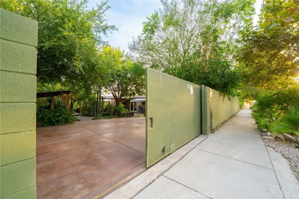 102 S Burnaby Drive Glendora, CA 91741