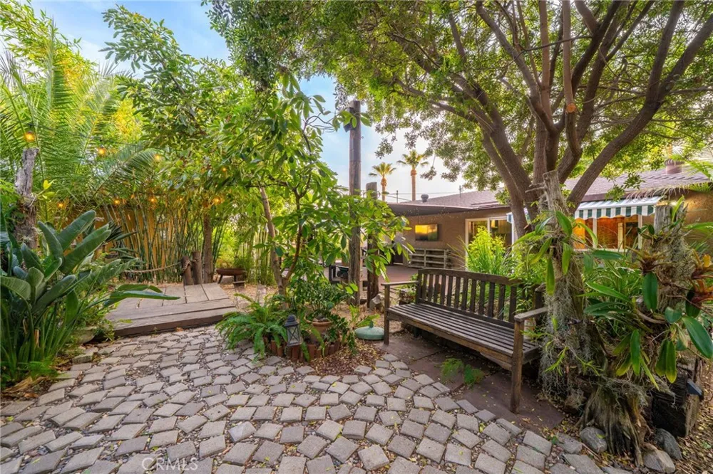 102 S Burnaby Drive Glendora, CA 91741