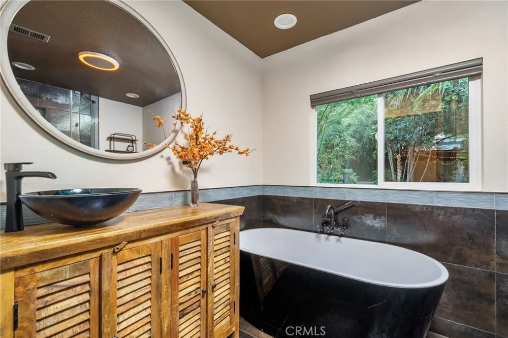 102 S Burnaby Drive Glendora, CA 91741