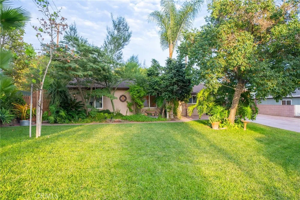 102 S Burnaby Drive Glendora, CA 91741