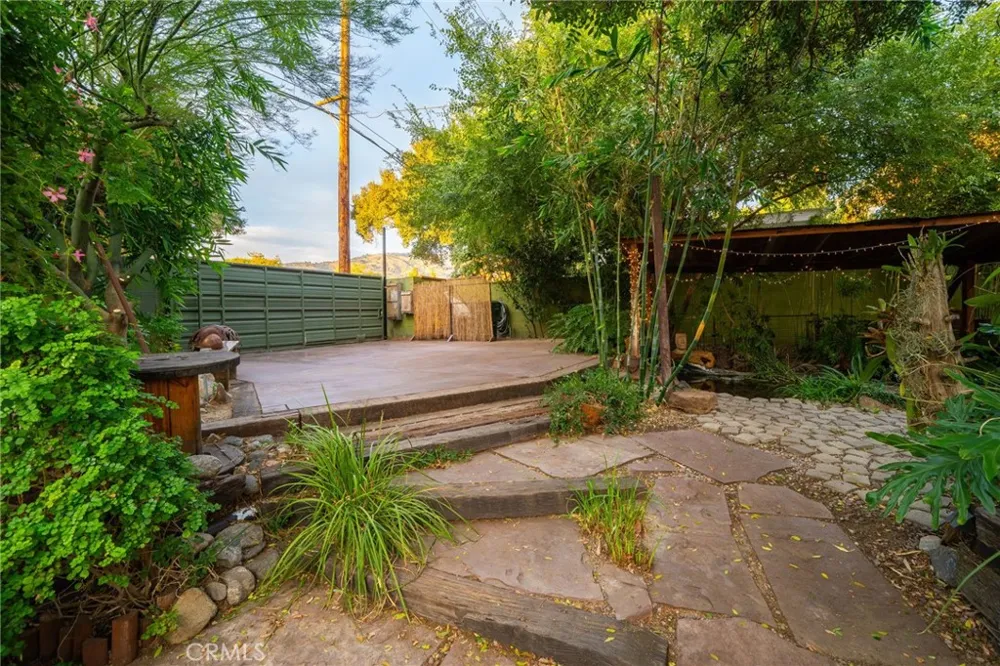 102 S Burnaby Drive Glendora, CA 91741