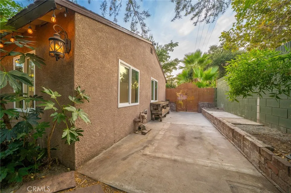 102 S Burnaby Drive Glendora, CA 91741