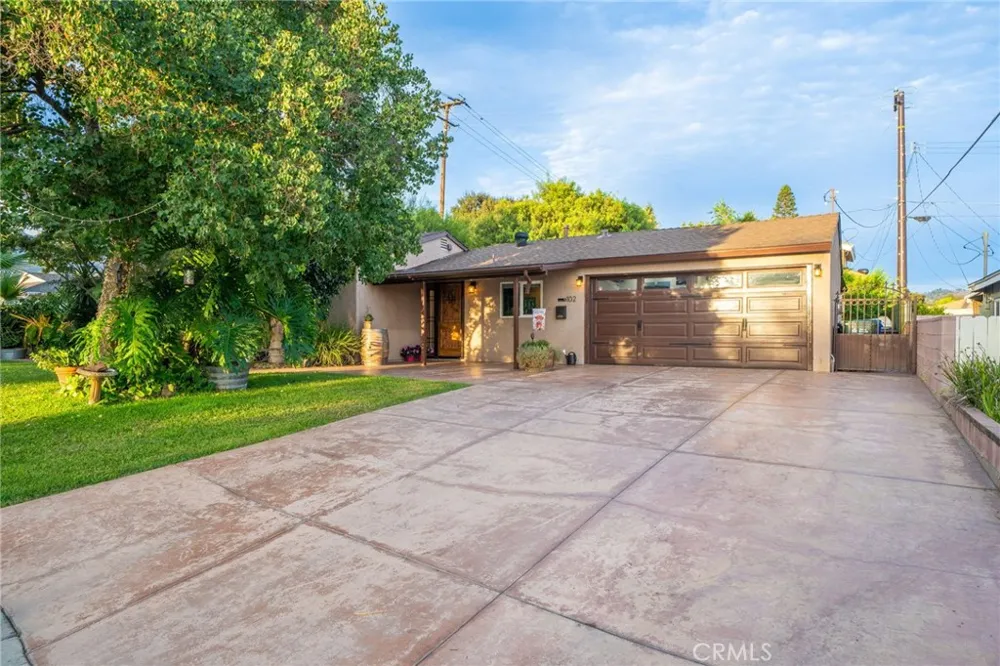102 S Burnaby Drive Glendora, CA 91741