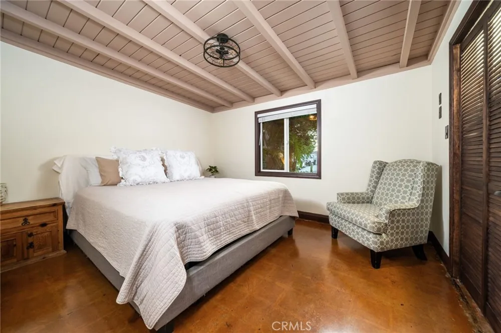 102 S Burnaby Drive Glendora, CA 91741