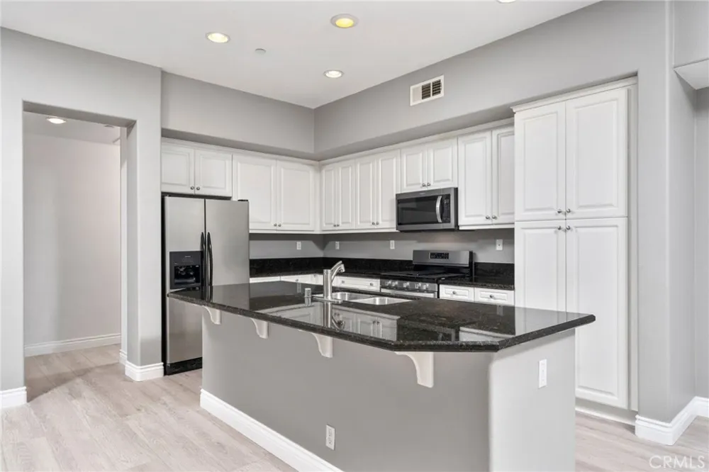 648 W 1st Street Claremont, CA 91711