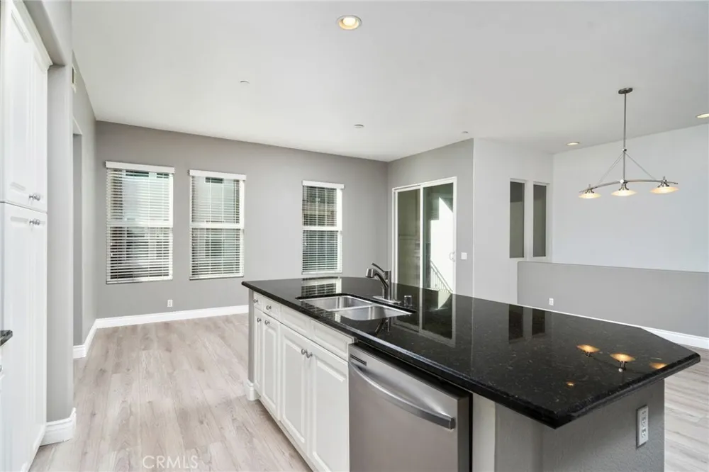 648 W 1st Street Claremont, CA 91711