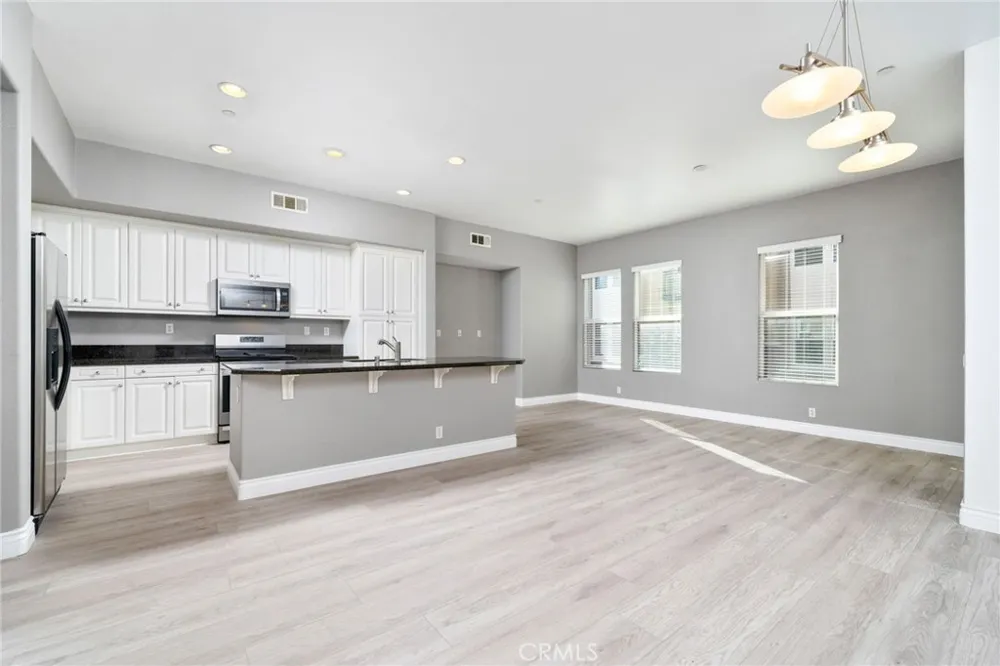 648 W 1st Street Claremont, CA 91711