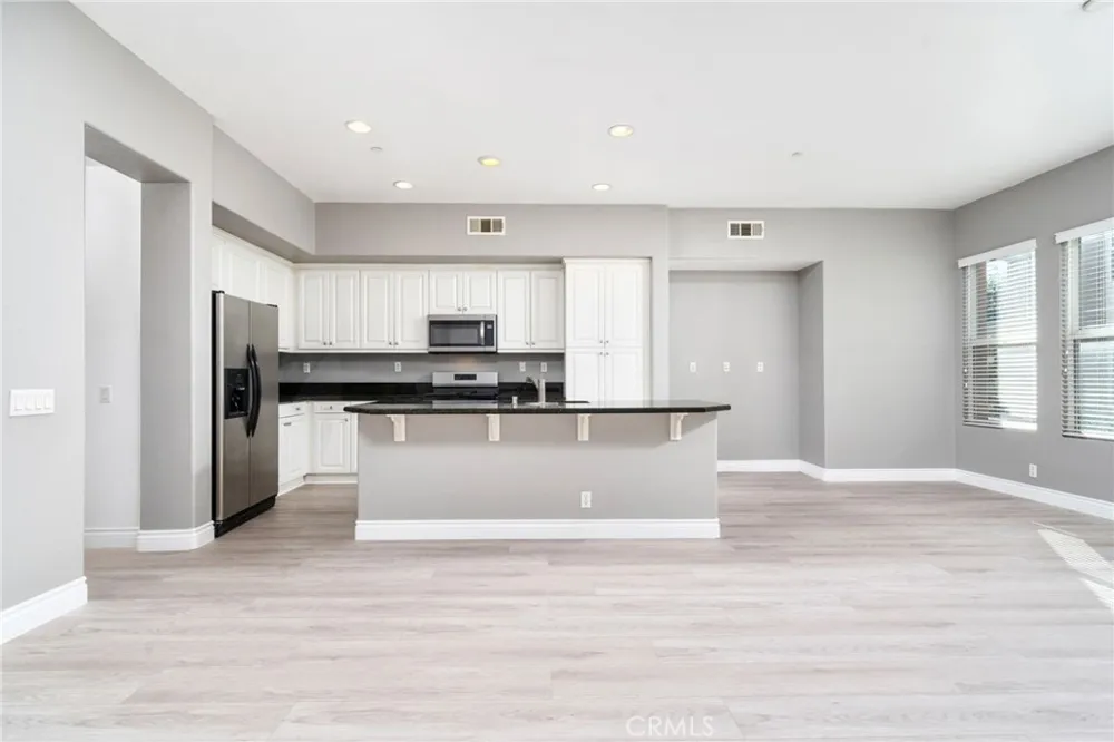 648 W 1st Street Claremont, CA 91711