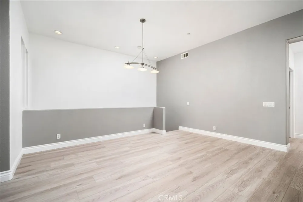648 W 1st Street Claremont, CA 91711