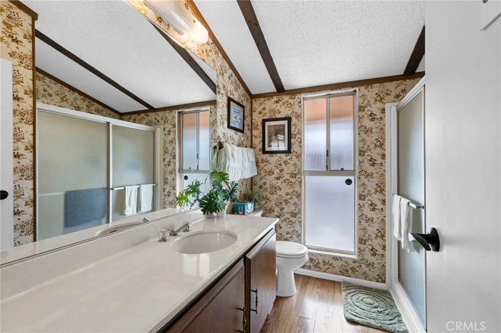 1371 Bishop Hemet, CA 92545