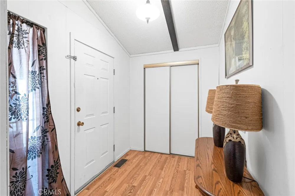 1371 Bishop Hemet, CA 92545