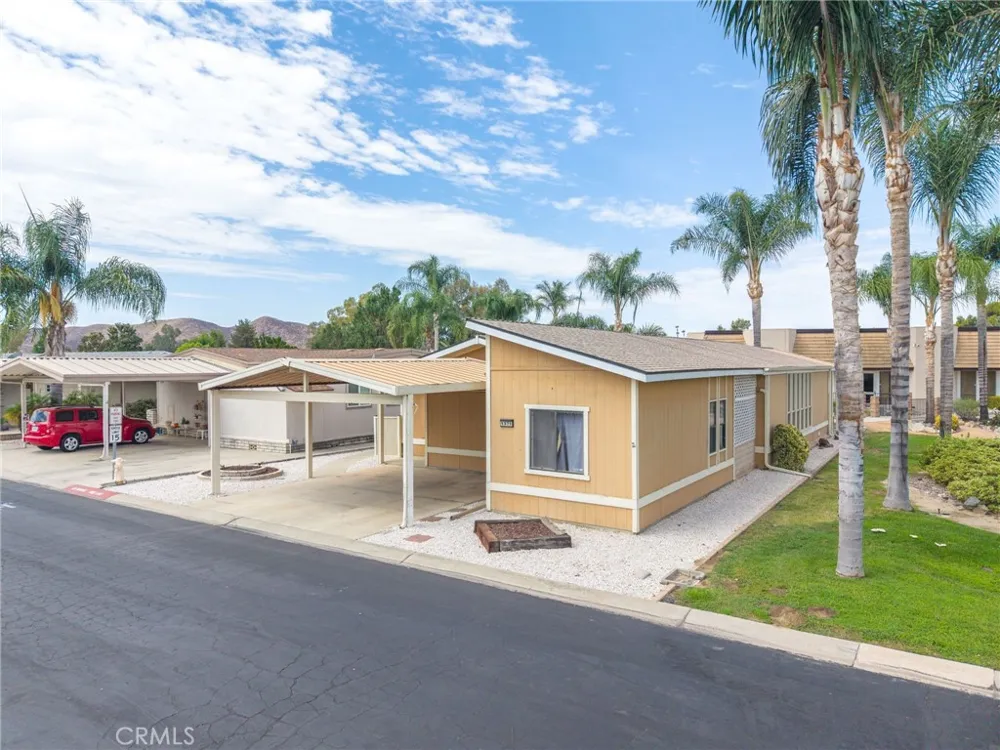 1371 Bishop Hemet, CA 92545