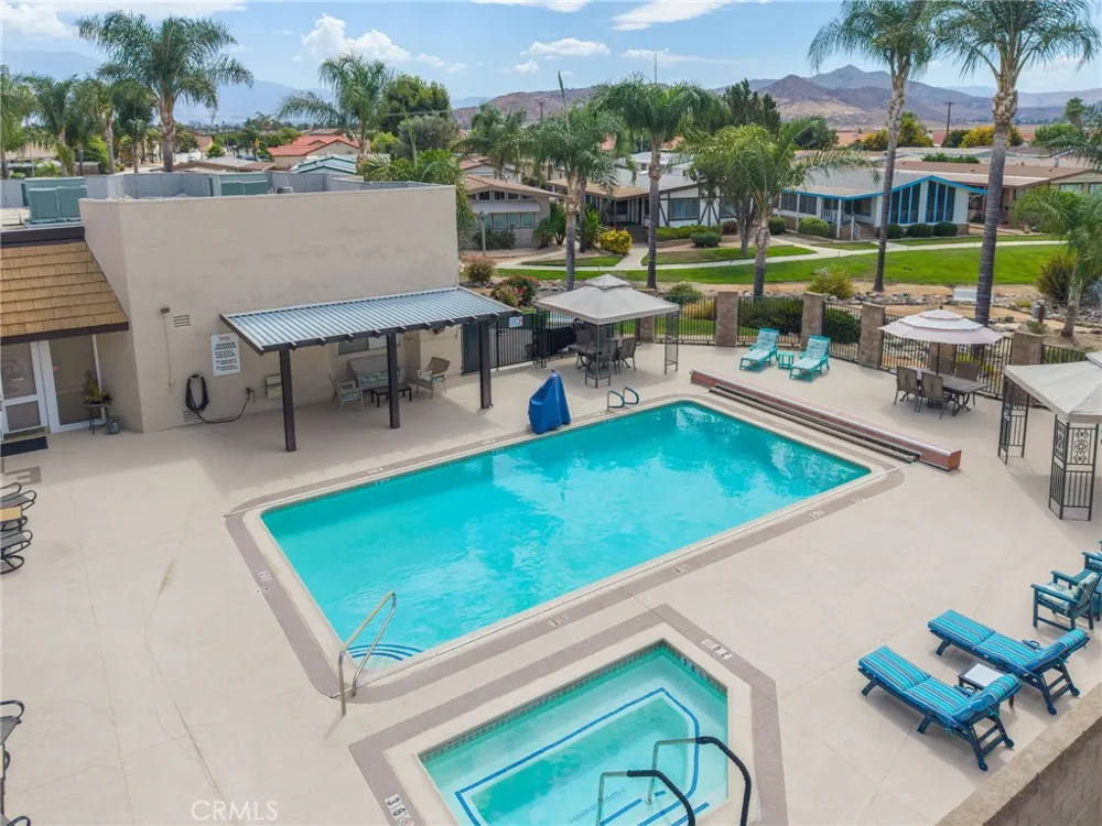 1371 Bishop Hemet, CA 92545