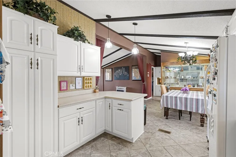 1371 Bishop Hemet, CA 92545