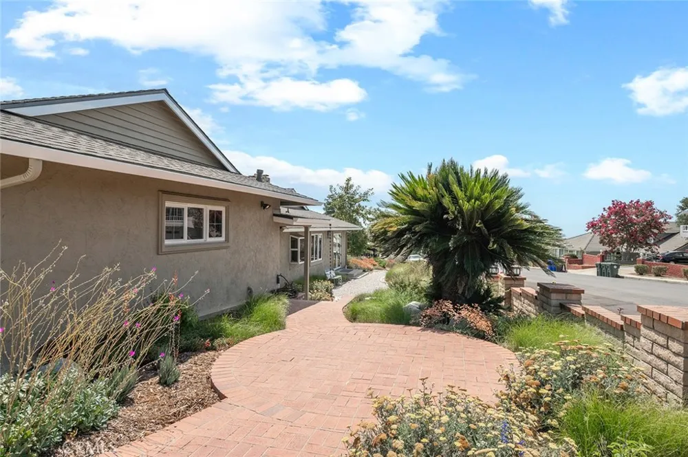 2439 Ocean View Upland, CA 91784