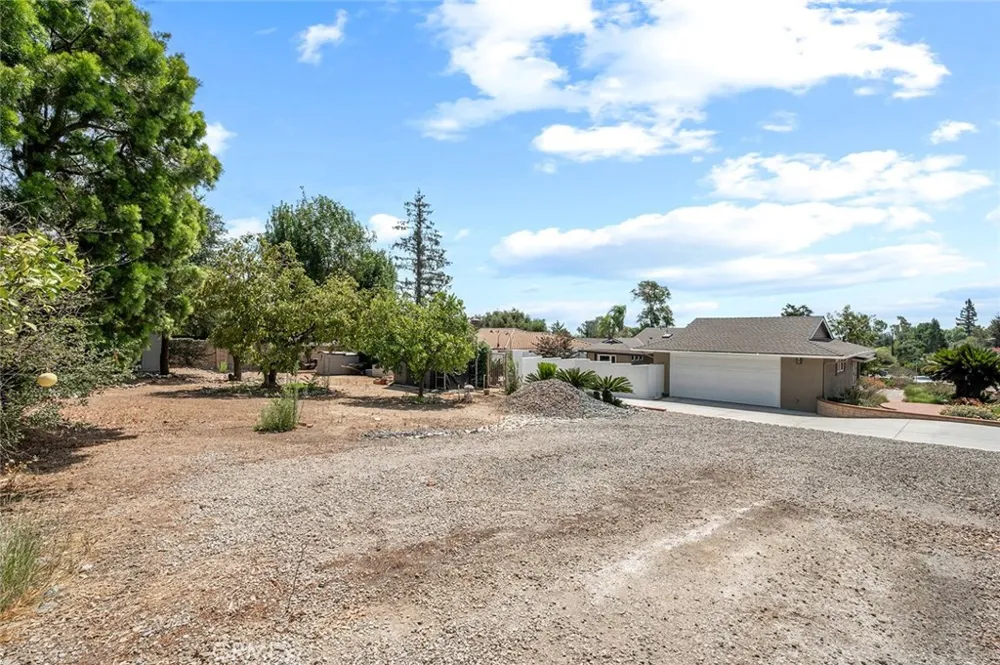 2439 Ocean View Upland, CA 91784