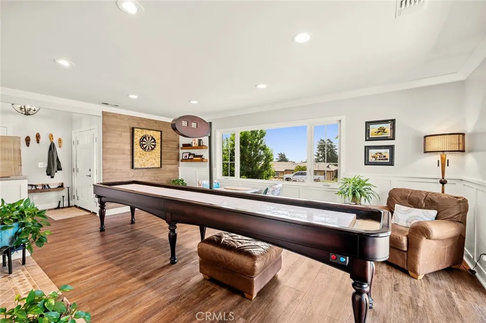 2439 Ocean View Upland, CA 91784