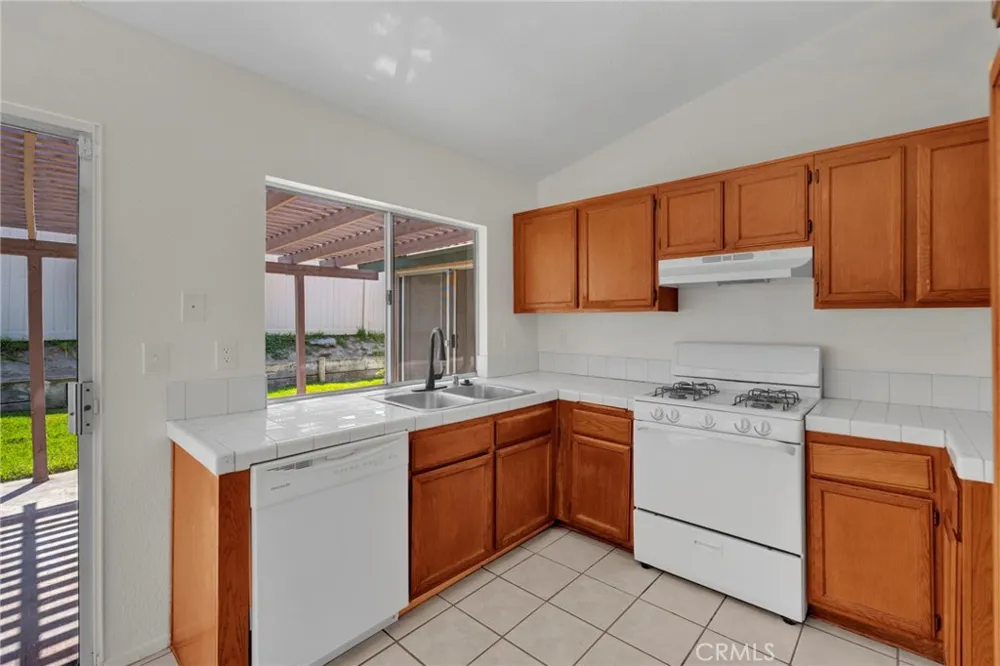 11311 Redwood Court Fontana, CA 92337